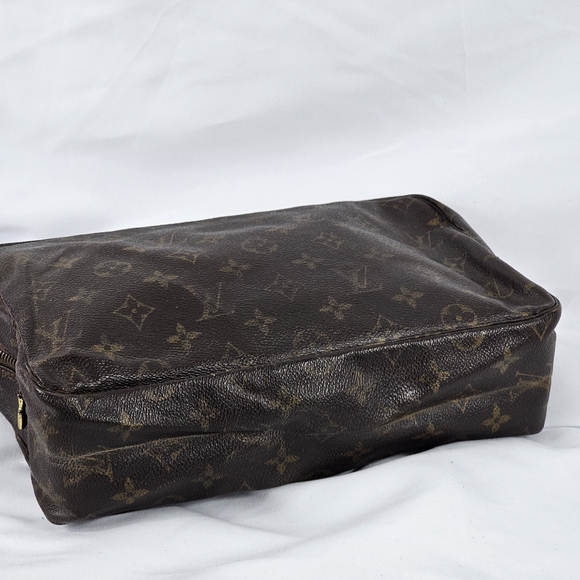 LOUIS VUITTONMonogram Trousse Toilette 28 - Picture 3 of 10